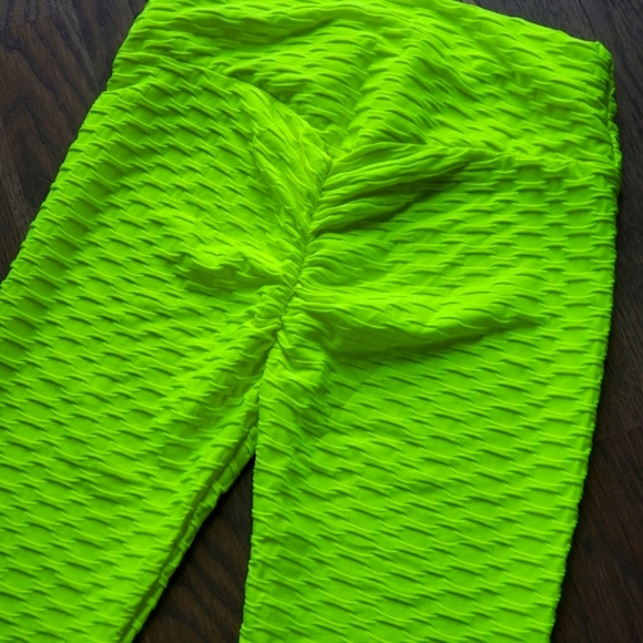 NEVER WORN 🍑 Flattering Gym Leggings - Picture 2 of 3